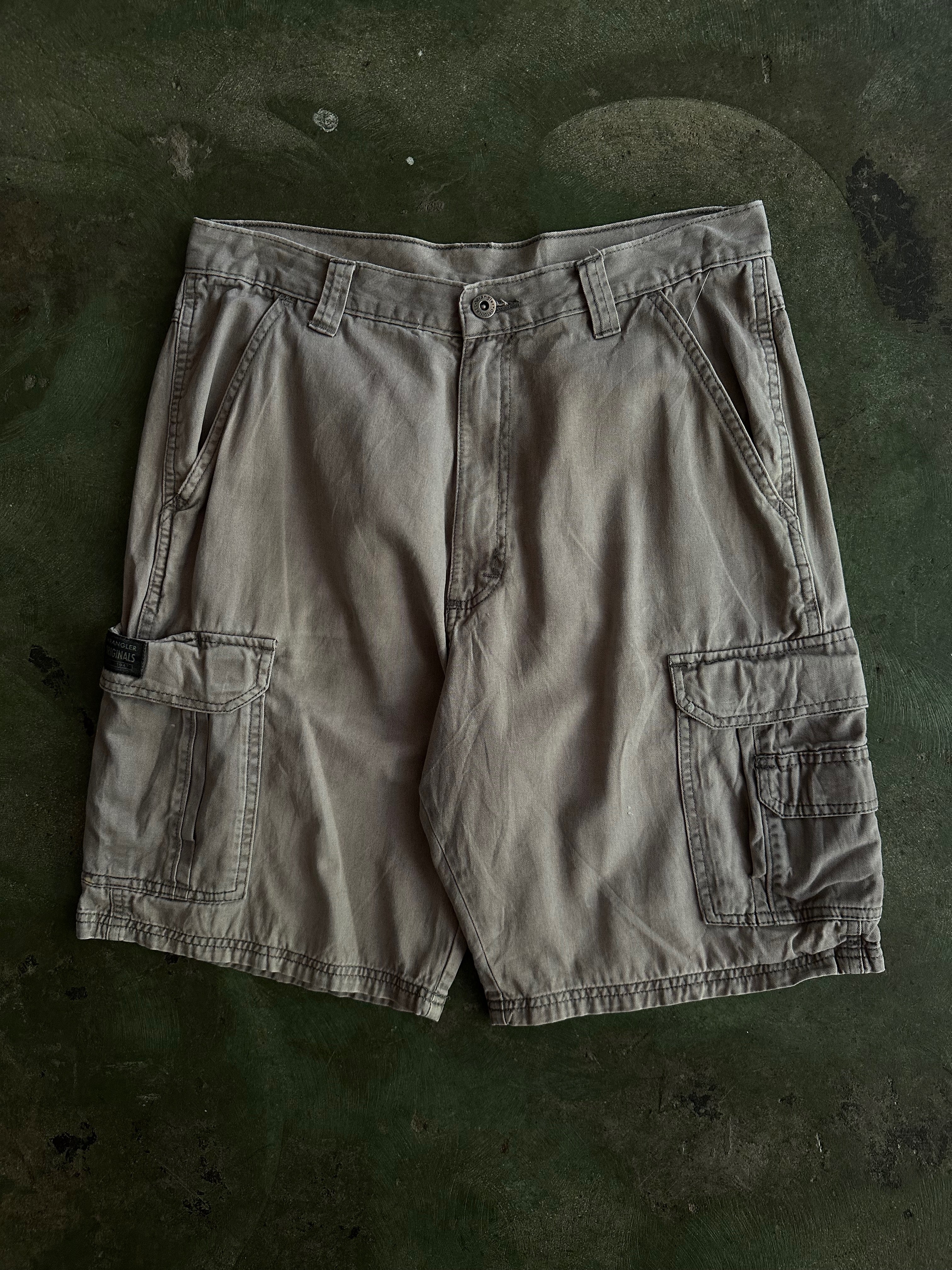 Wrangler cargo shorts on sale with elastic waist